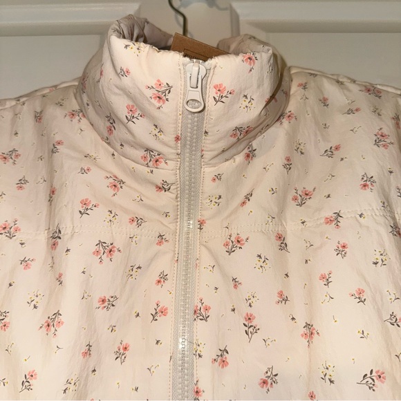 Thread & Supply Cream off white Quilted Puffer Vest floral with pockets S NWT - Picture 7 of 12